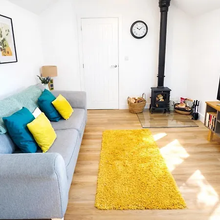 Couples Retreat Cosy Modern ,near Carlisle, The Borders And The Pennines , Near Village Pub & In Peaceful Village Location 公寓 *