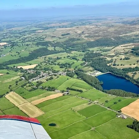 Couples Retreat Cosy Modern ,near Carlisle, The Borders And The Pennines , Near Village Pub & In Peaceful Village Location 公寓 *