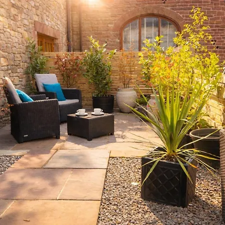 Couples Retreat - Cosy Modern ,near Carlisle, The Borders And The Nrth Pennines , Near Village Pub & In Peaceful Village Location