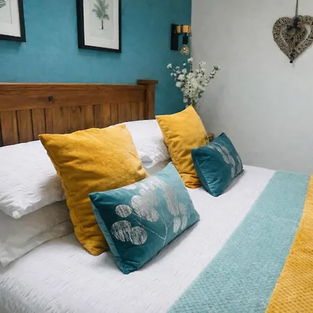 Couples Retreat - Cosy Modern ,near Carlisle, The Borders And The Nrth Pennines , Near Village Pub & In Peaceful Village Location Castle Carrock