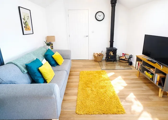 Couples Retreat Cosy Modern ,near Carlisle, The Borders And The Pennines , Near Village Pub & In Peaceful Village Location 公寓 *